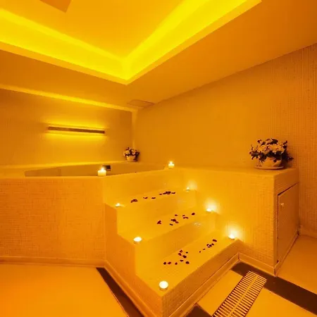 Sisus Hotel 4*