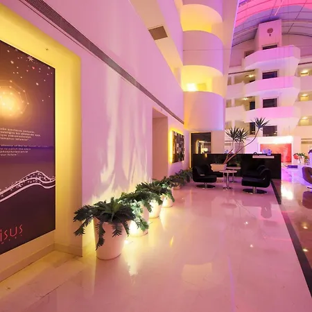Sisus Hotel 4*