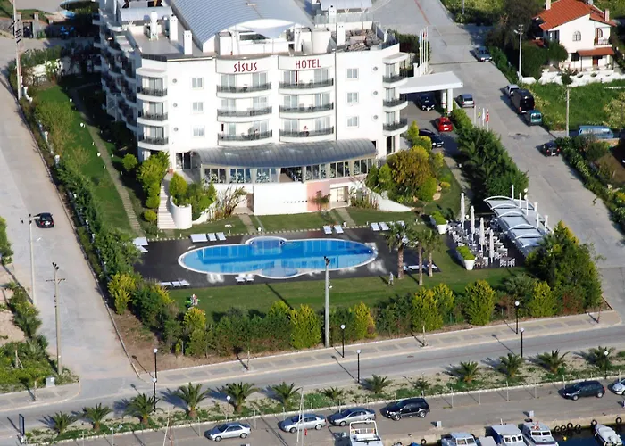 فندق Sisus